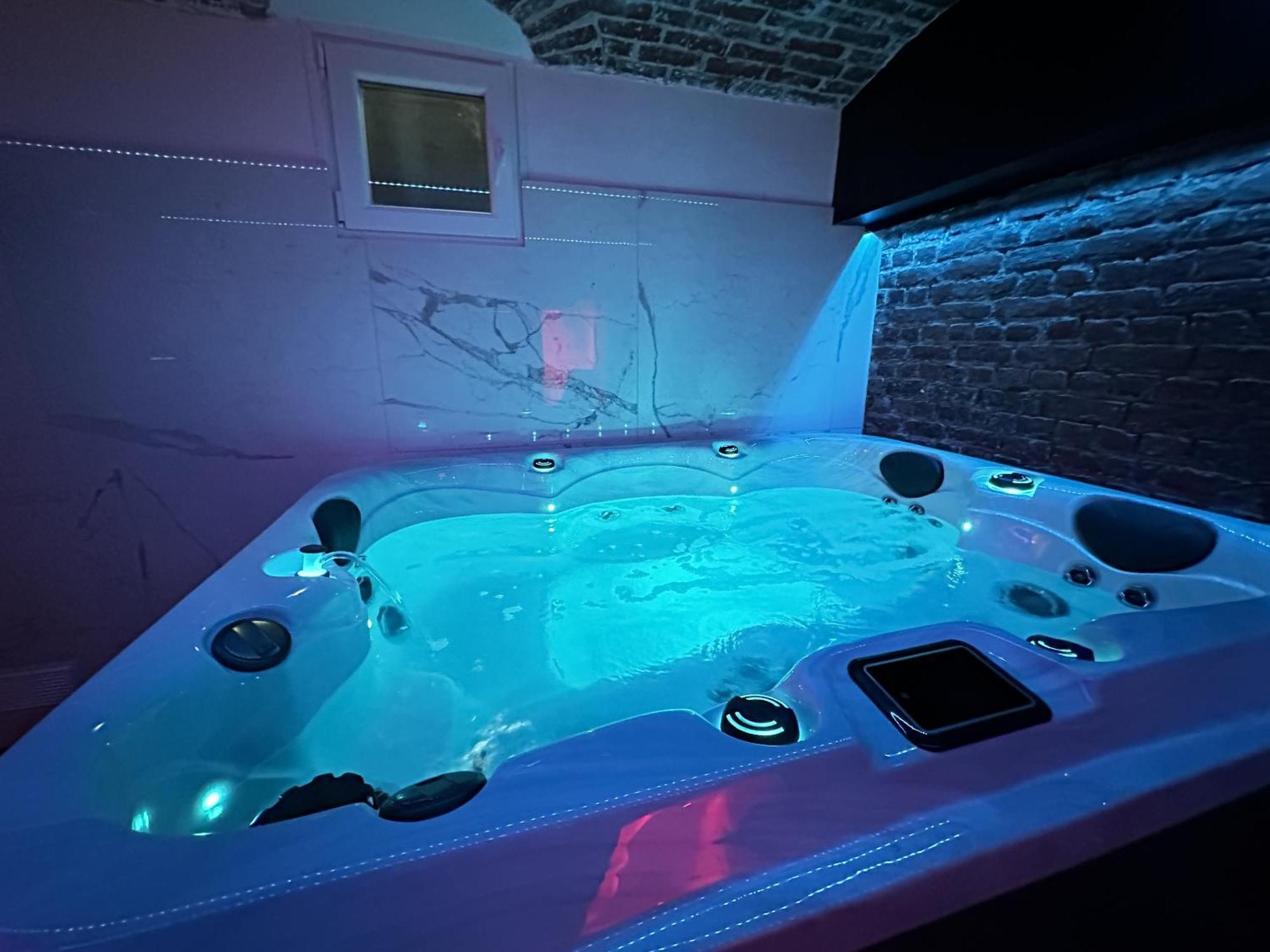Le Bijou - Appartement, Sauna Et Jacuzzi - Lille Extérieur photo