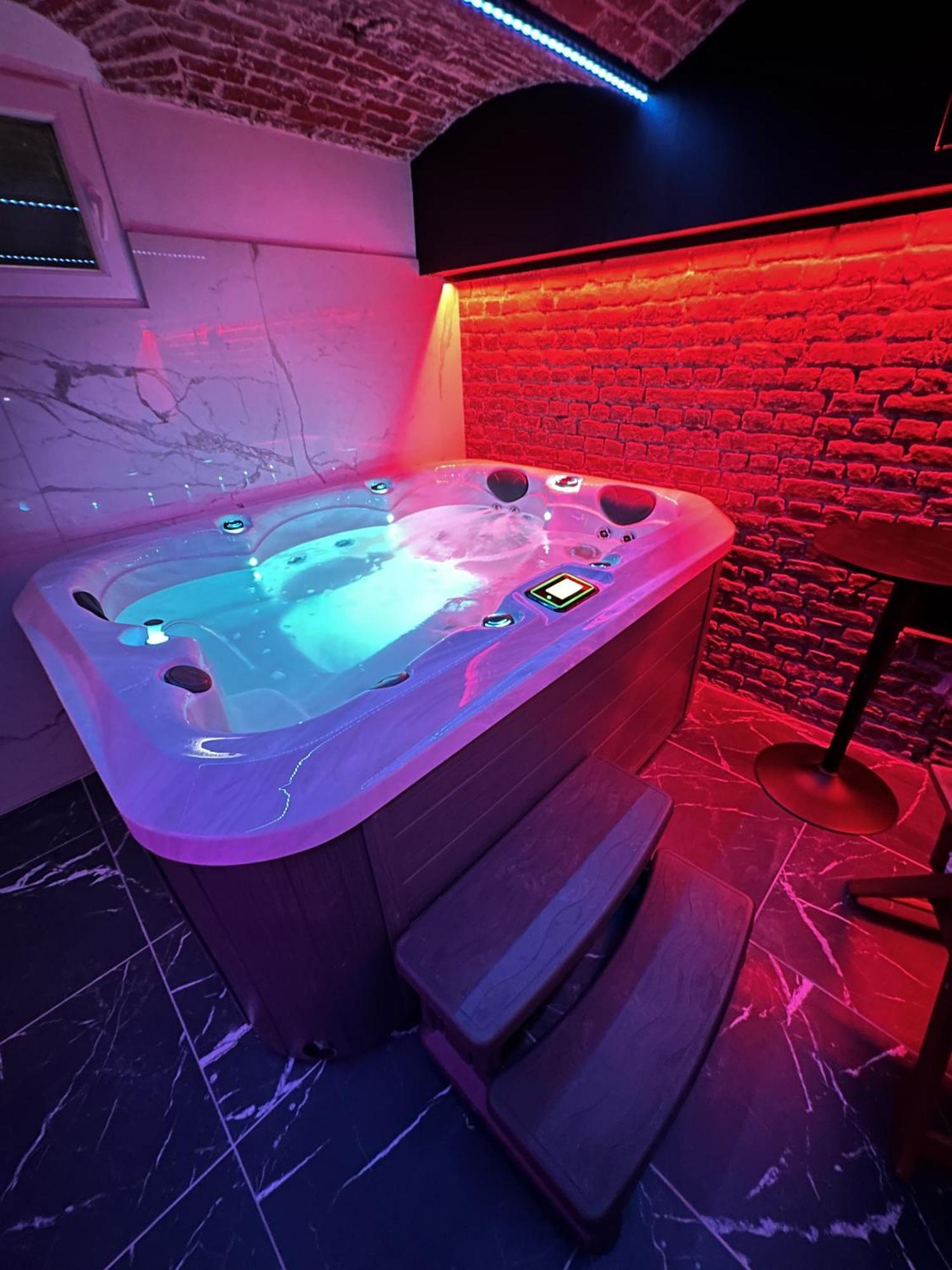 Le Bijou - Appartement, Sauna Et Jacuzzi - Lille Extérieur photo