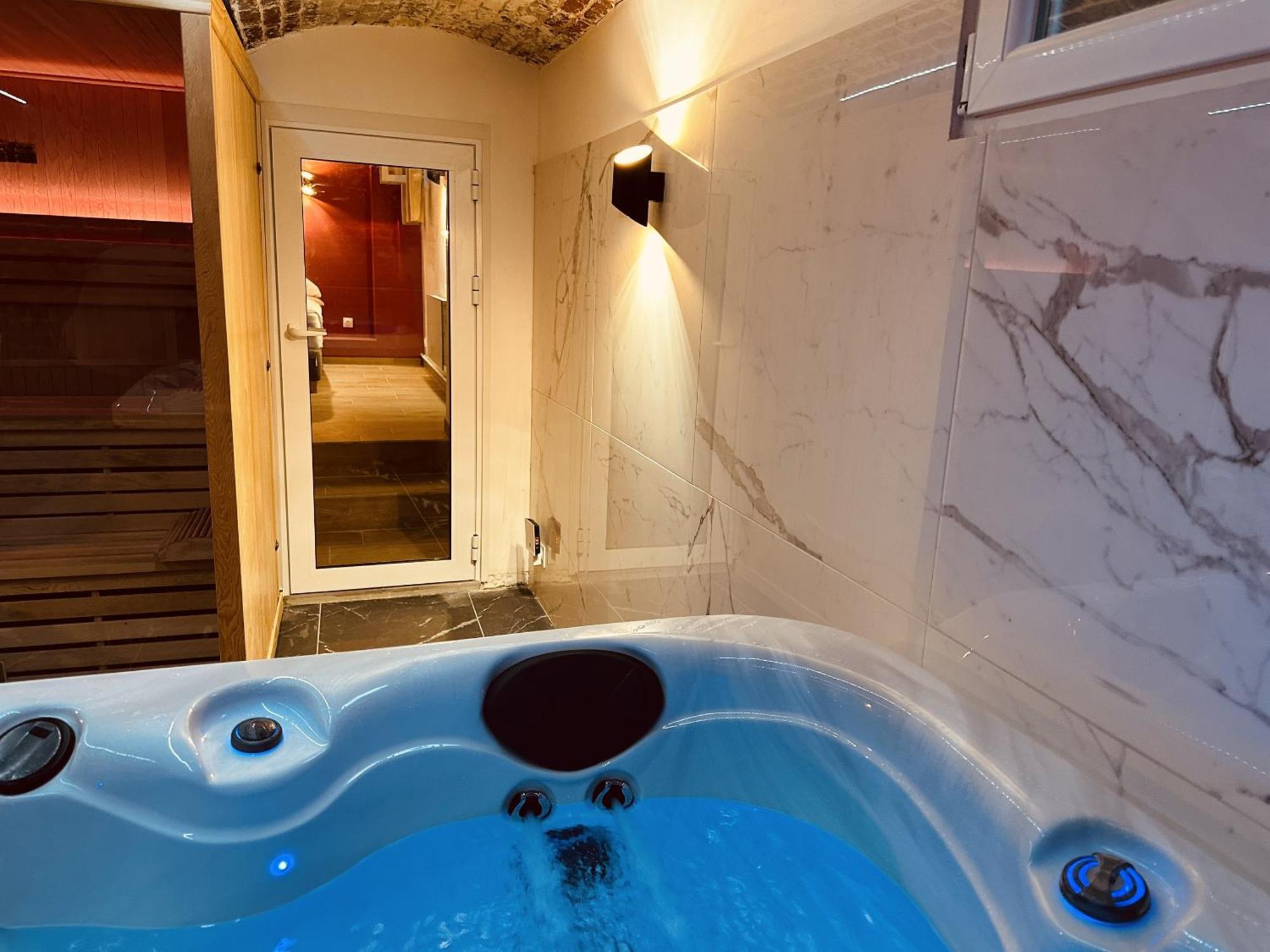 Le Bijou - Appartement, Sauna Et Jacuzzi - Lille Extérieur photo